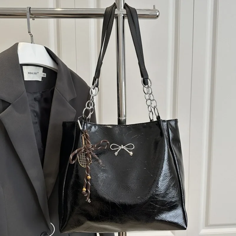 Elegant Y2K Bow Large Capacity Handbags Luxury Designer Shoulder Bag Women Daily Commuting Soft Tote Bag