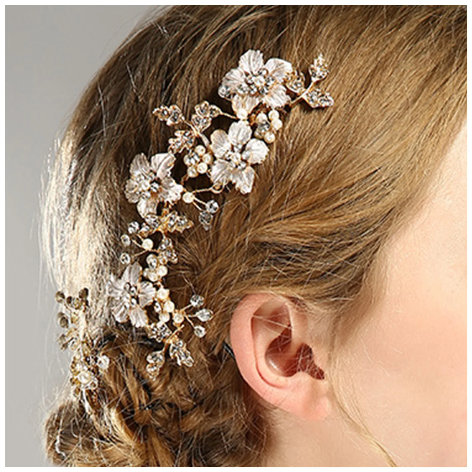 

Luxurious Diamond Hair Comb Hairpin Handmade Diamond Wedding Hair Accessories Suitable for Parties Honeymoons