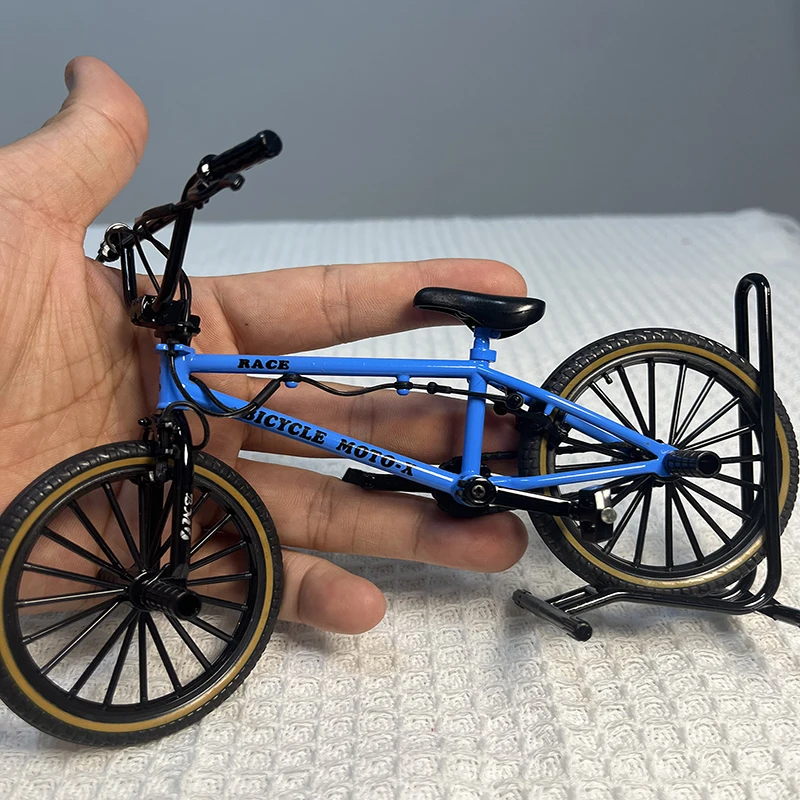 Mini Model Alloy Bicycle Parking Rack Diecast Decoration Metal Mountain Bike Simulation Gifts Toys 1:8