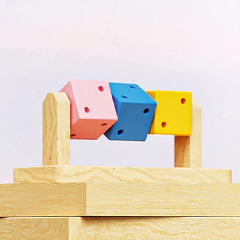 Funny Wooden Rubik's Cube-shaped Interactive Chewing Toy Small Pet Birds Parrots Hamsters Boredom Relief Toys 1pc