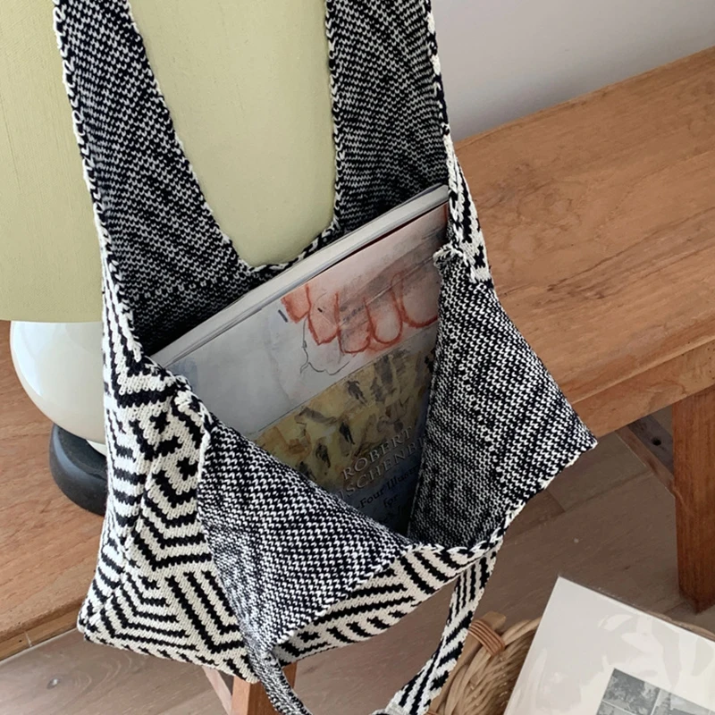 2025 Original Design Contrasting Black and White Simple Striped Woven Bag Commuting Casual Large Capacity Bag Versatile Tote Bag