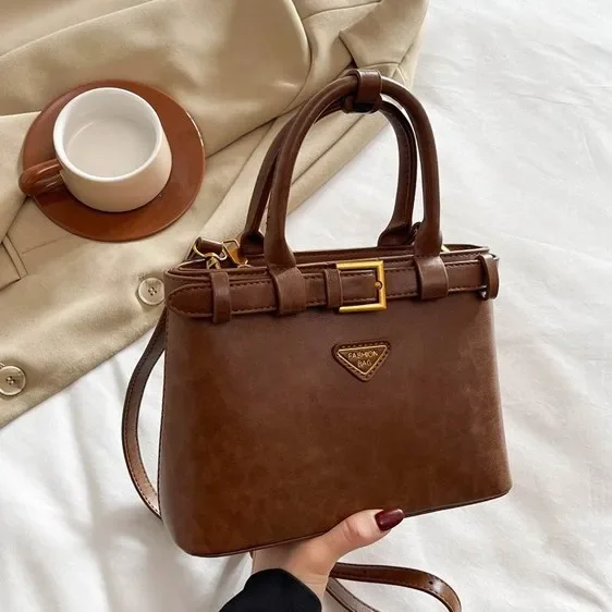 حقيبة كروس صغيرة نسائية بتصميم رجعي