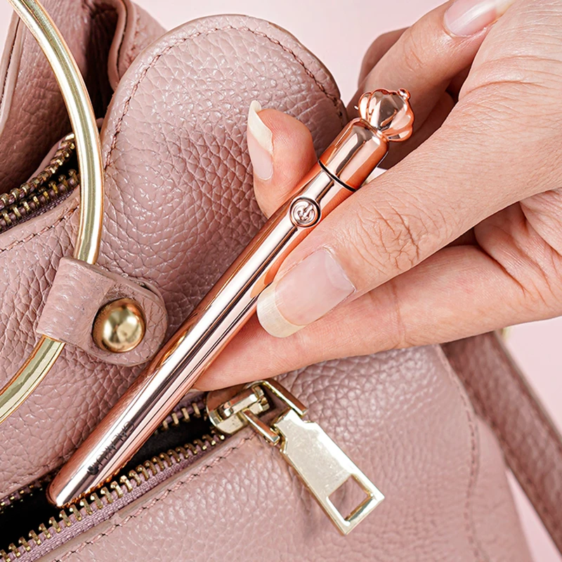 Qora ayollar qiniga siyayotgani videosi.