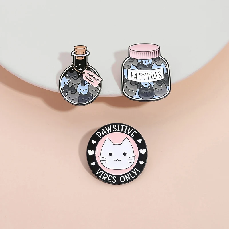 Certified Cat Lady Enamel Pin - Detail 8