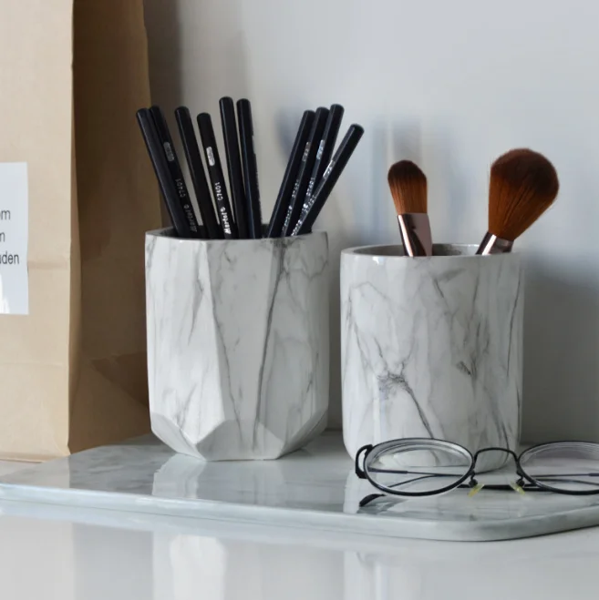 Office desktop makeup brush Nordic ins pen holder simple storage box resin creative fashion decoration pen holder stationery