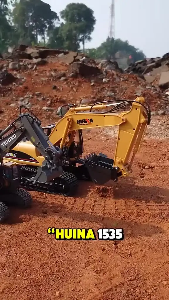 Huina 1/14 Excavatrice RC 1535 - Pelle télécommandée 2.4G 15CH