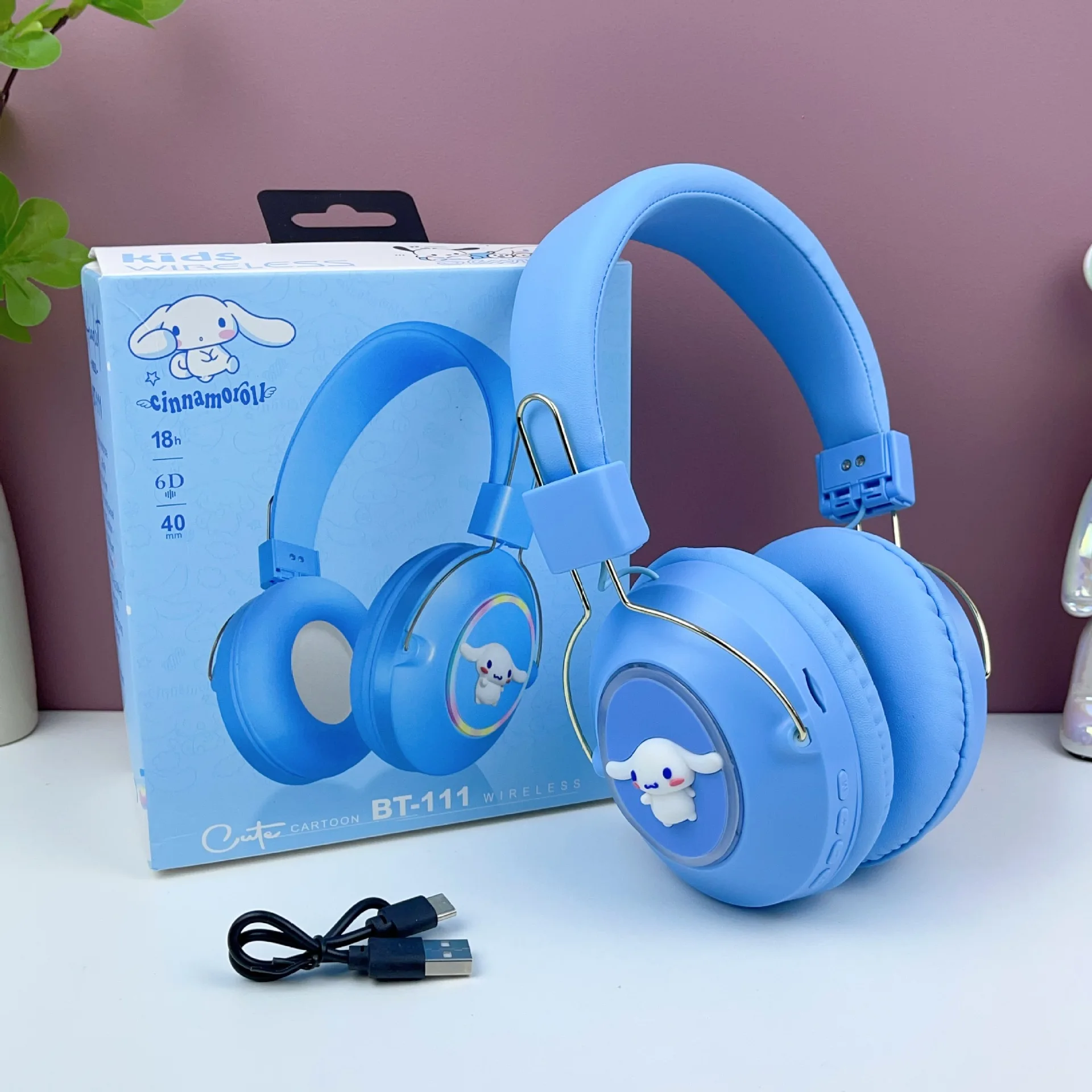 thumbnail image 1 of Auriculares Bluetooth Hello Kitty Sanrio Kuromi auriculares inalámbricos de deporte de dibujos animados con luces LED auriculares para juegos reducción de ruido, 1 of 6