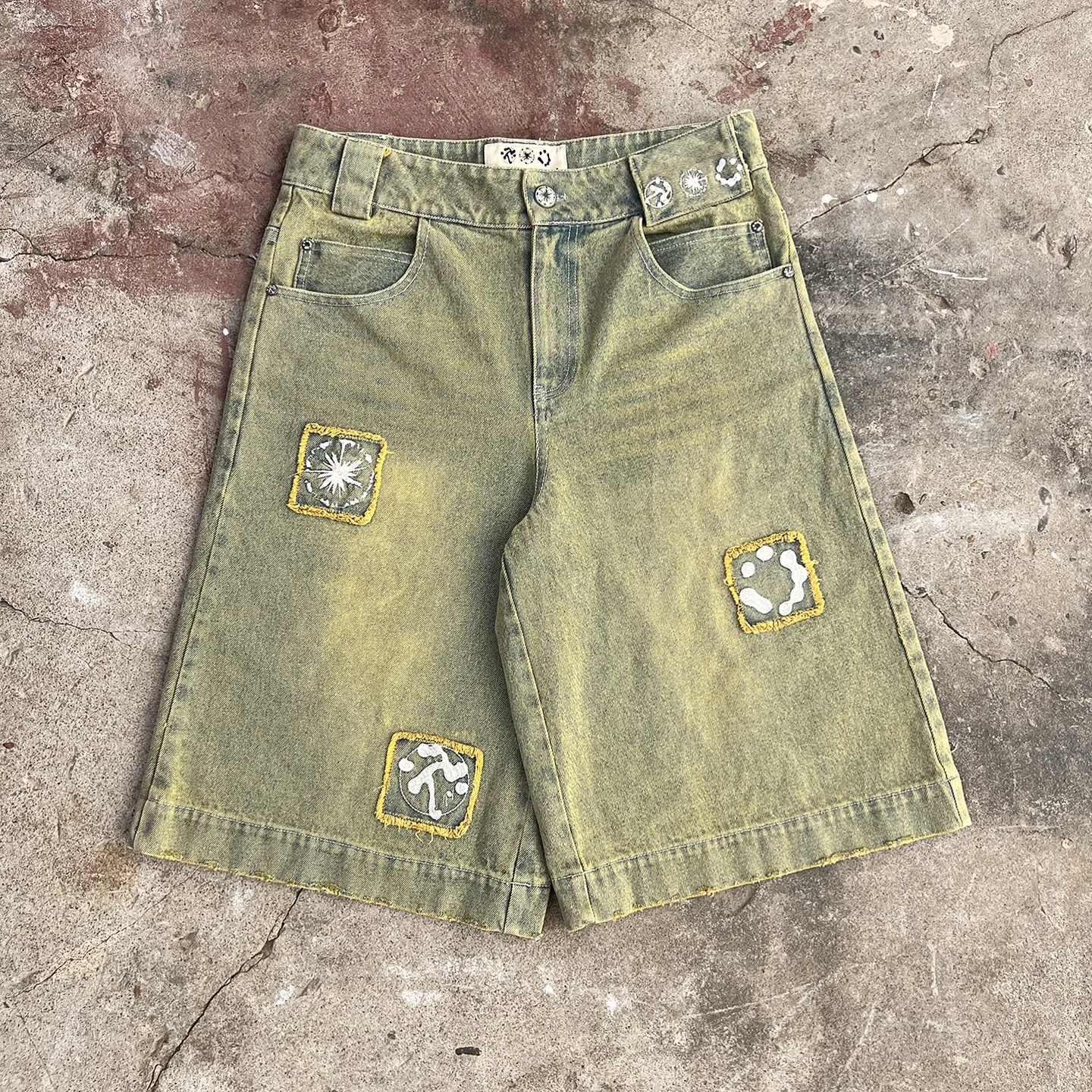 New Hip Hop Goth Pattern Embroidery Shorts Men Retro Harajuku Y2k Gym Shorts Big Pocket Denim Short Sweatpants Streetwear