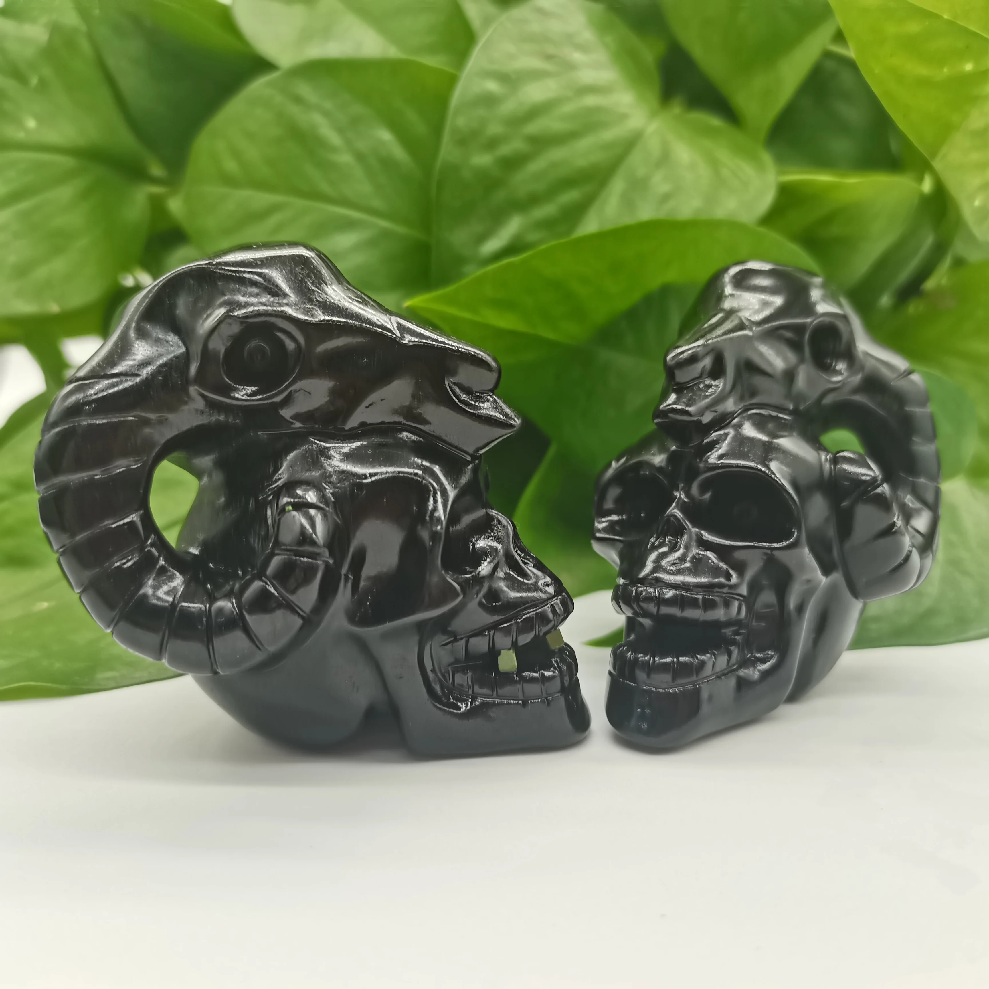 

70mm Sheep Head Skull Statue Natural Obsidian Crystal Carved Reiki Healing Stone Figurine Crafts Home Room Decoration 1pcs