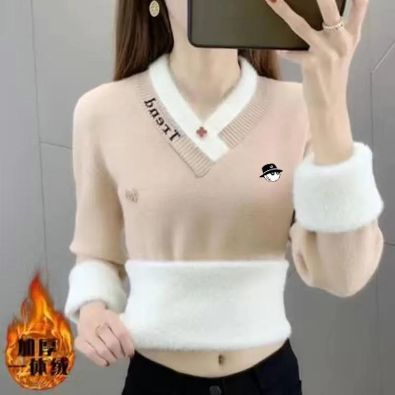 

2024 Women's Winter Golf Wear Thickened One piece Plush Sweater Women's Golf Wear New Plush Warm Golf Underlay