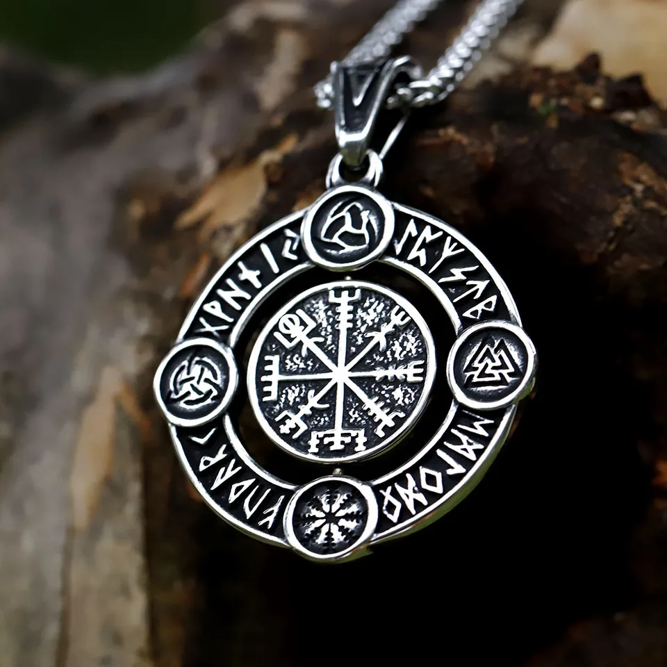 Collana Uomo Viking Con Croce E Nodo Celtico OIDEA - Ciondolo In Acciaio Inox 4,1x2,9 Cm, Catena 60 Cm, Ipoallergenica