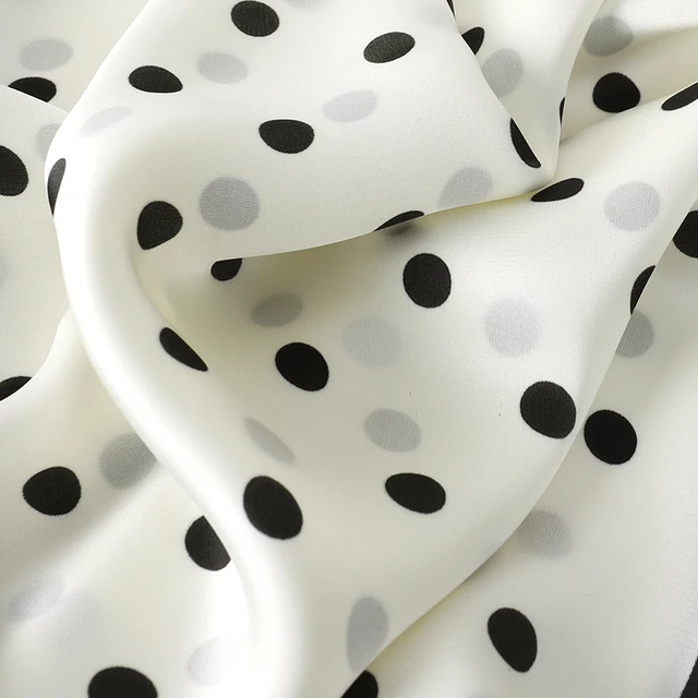 Sciarpa a pois per capelli da donna Sciarpe quadrate in seta femminile Avvolge la testa per le donne Bandana Moda Foulard Scialli Fazzoletto da collo femminile Estate 4