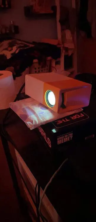 "Home Cinema" Mini Projector