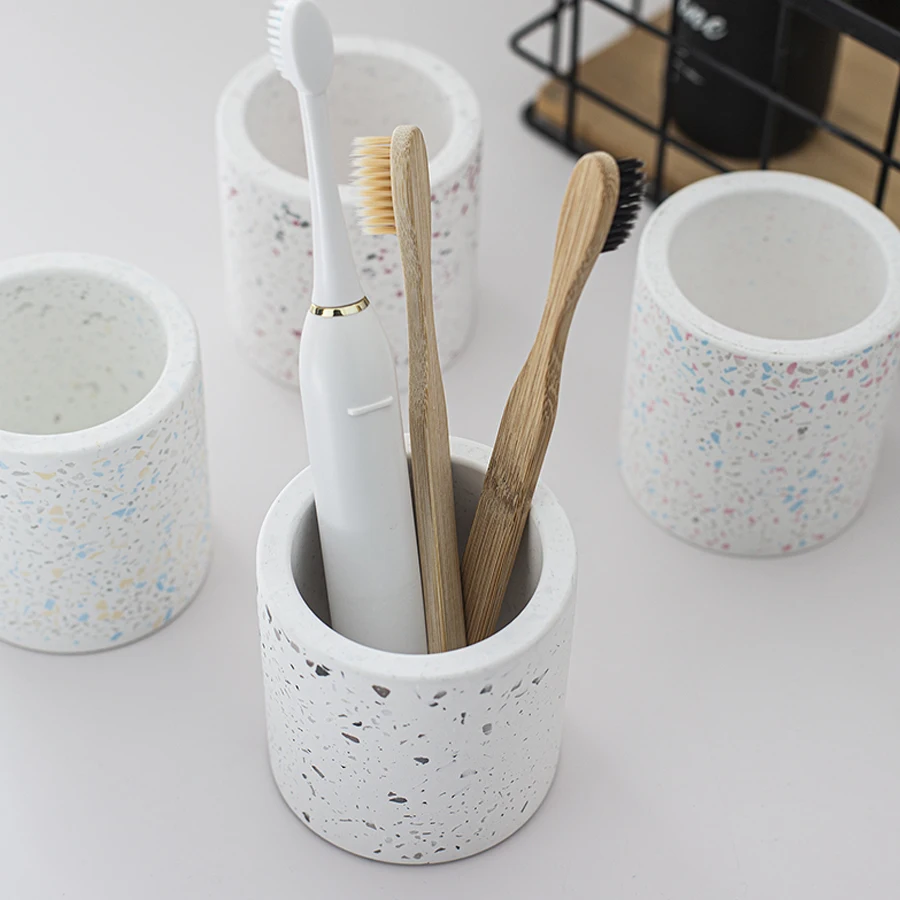 1pc toothbrush holder, made of diatomaceous earth material, with strong water absorption and effective water absorption, suitabl