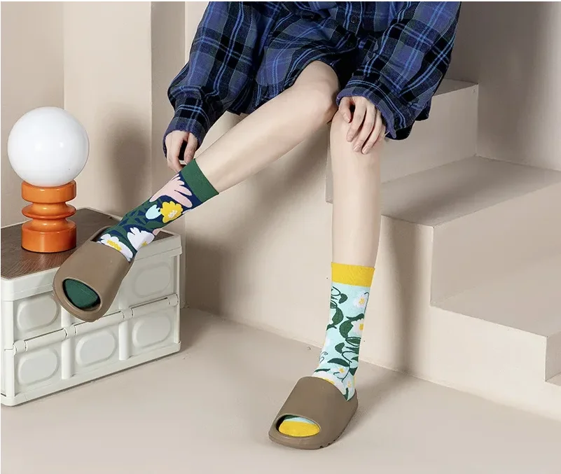 Neue kreative Paar AB asymmetrische trendige Socken modische personalisierte trendige Cartoon-Jacquard lange Röhren-Baumwollsocken – Detail 13