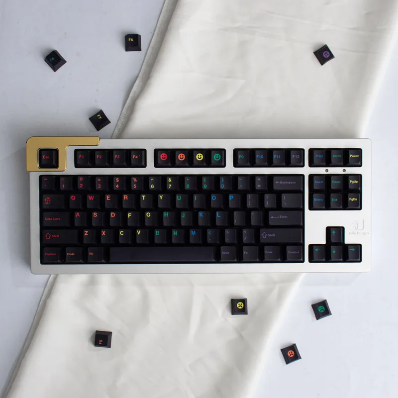 perfil cereja, PBT Dye Sub, jogo preto, GK61, Anne Pro 2