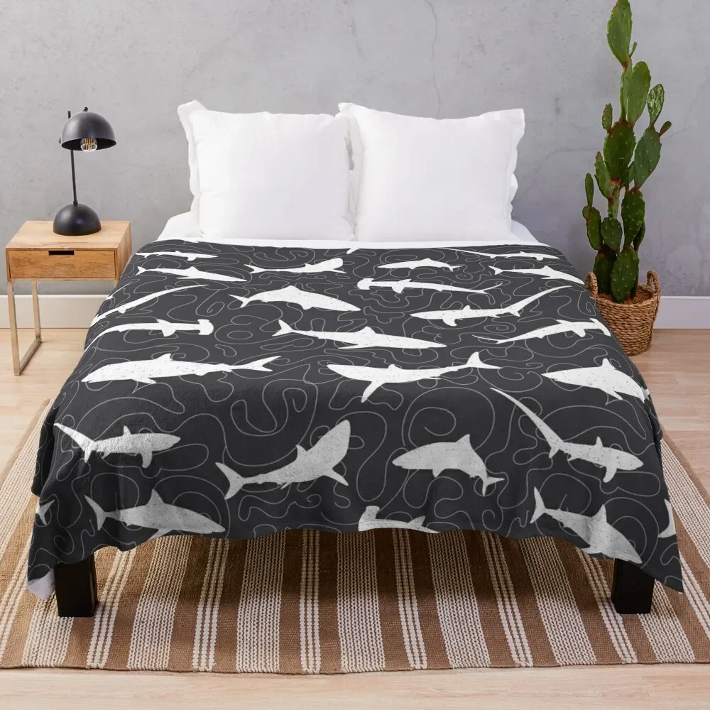 

Теплое зимнее серое одеяло с узором «Акула»