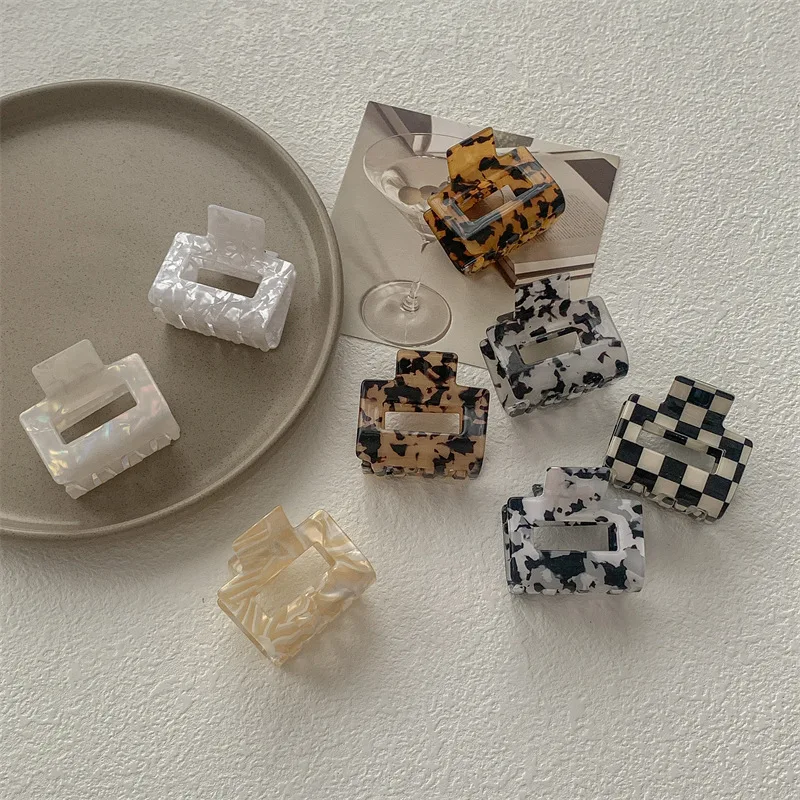Vintage Square Hair Clip Fashion Print Hair Claw Clips Hairpin Crab Barrette Headband Clips Ornament Hair Accessories for Women 4
