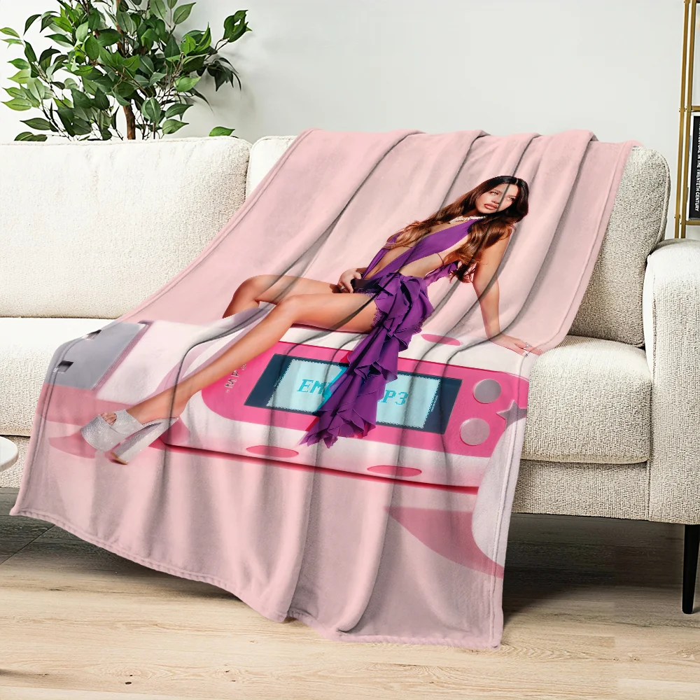 Singer E-Emilia Mernes Mp3 Music Blanket Skin friendly comfort warm soft plush blanket suitable sofa living room office bedroom 5