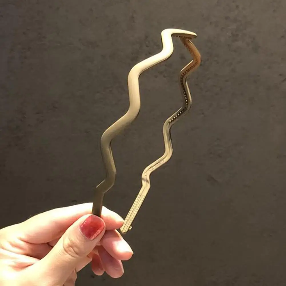 Рисунок 5 - Элегантные однотонные волнистые