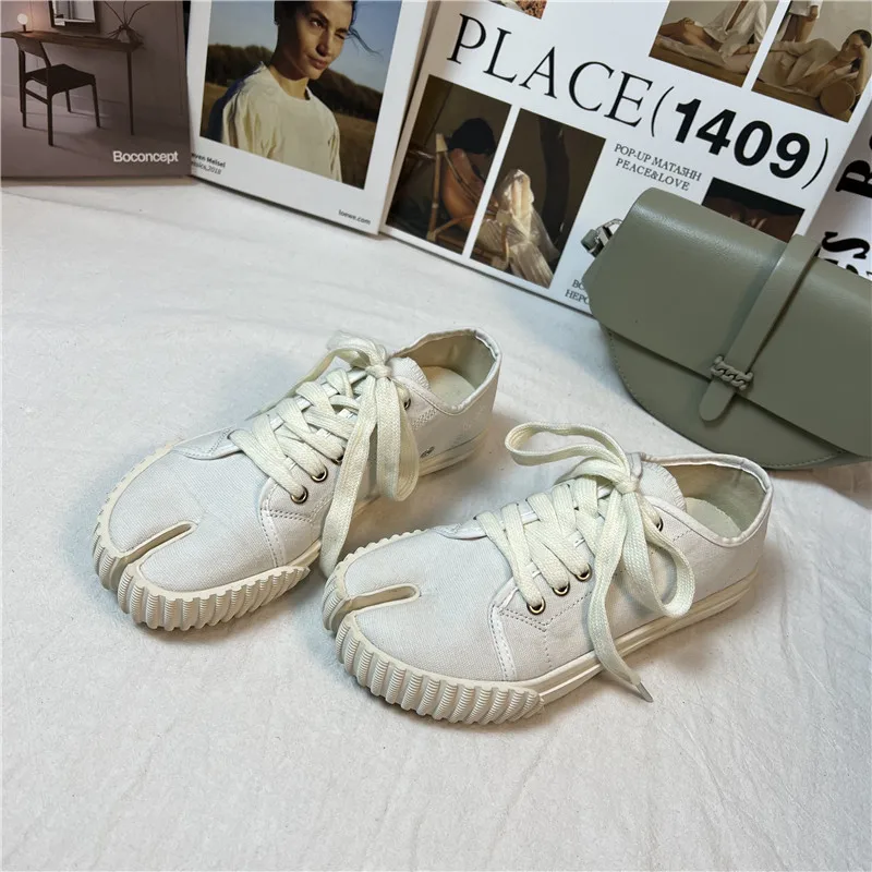 2026 New Women Canvas Shoe Fashion Japanese Style Split Toe Casual Shoes for Woman Comfort Sneakers Designer Shoes Zapatos Mujer 4