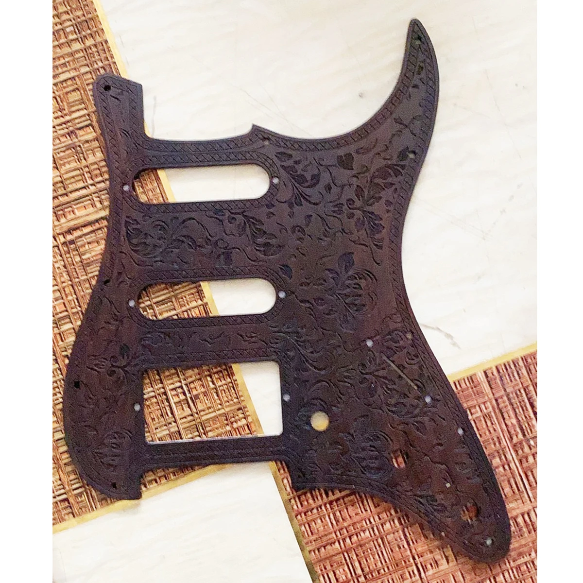

Electric Guitar SSH Pickguard Solid Rosewood Carved Pattern Guitar Plate Scratch Pick Guard Guitar Accessories Free Ship