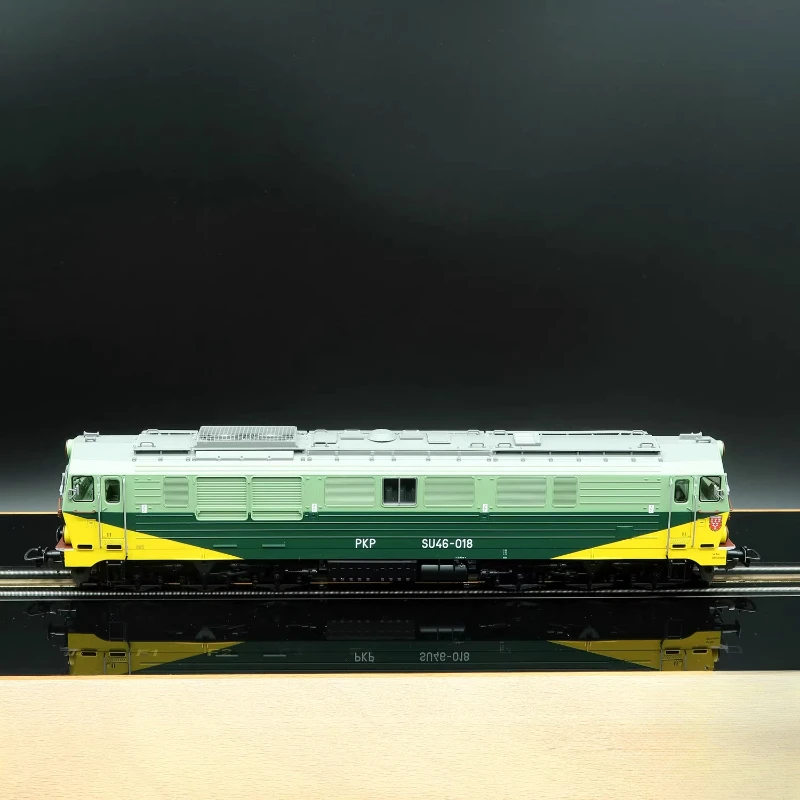 PIKO HO 1/87 Electric Train Model 52875 SU46 Internal Combustion