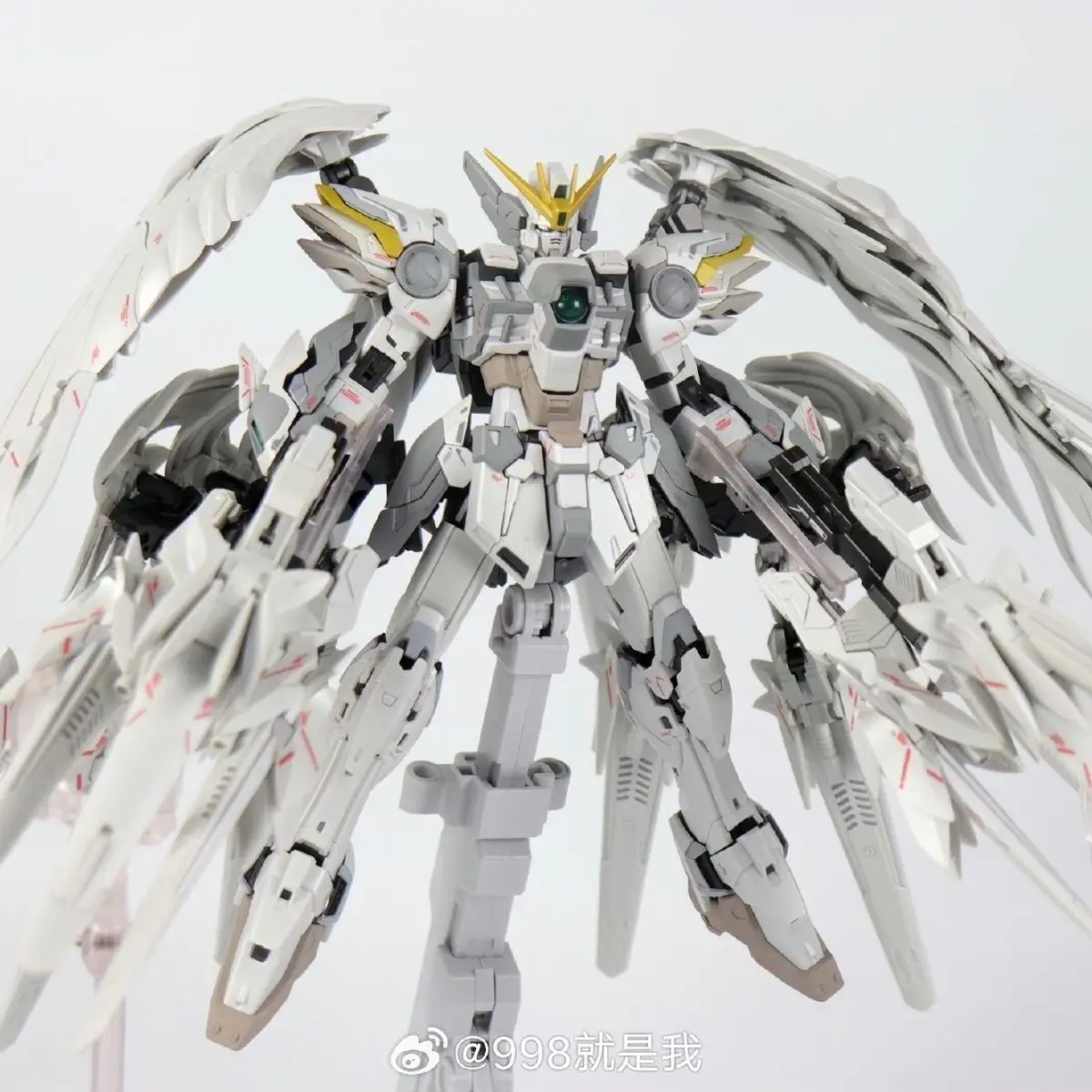 

Daban 8827 Mg 1/100 Wing Snow White Prelude Gunpla Assembly Model High Quality Collectible Mobile Suit Robot Kits Kids Gift