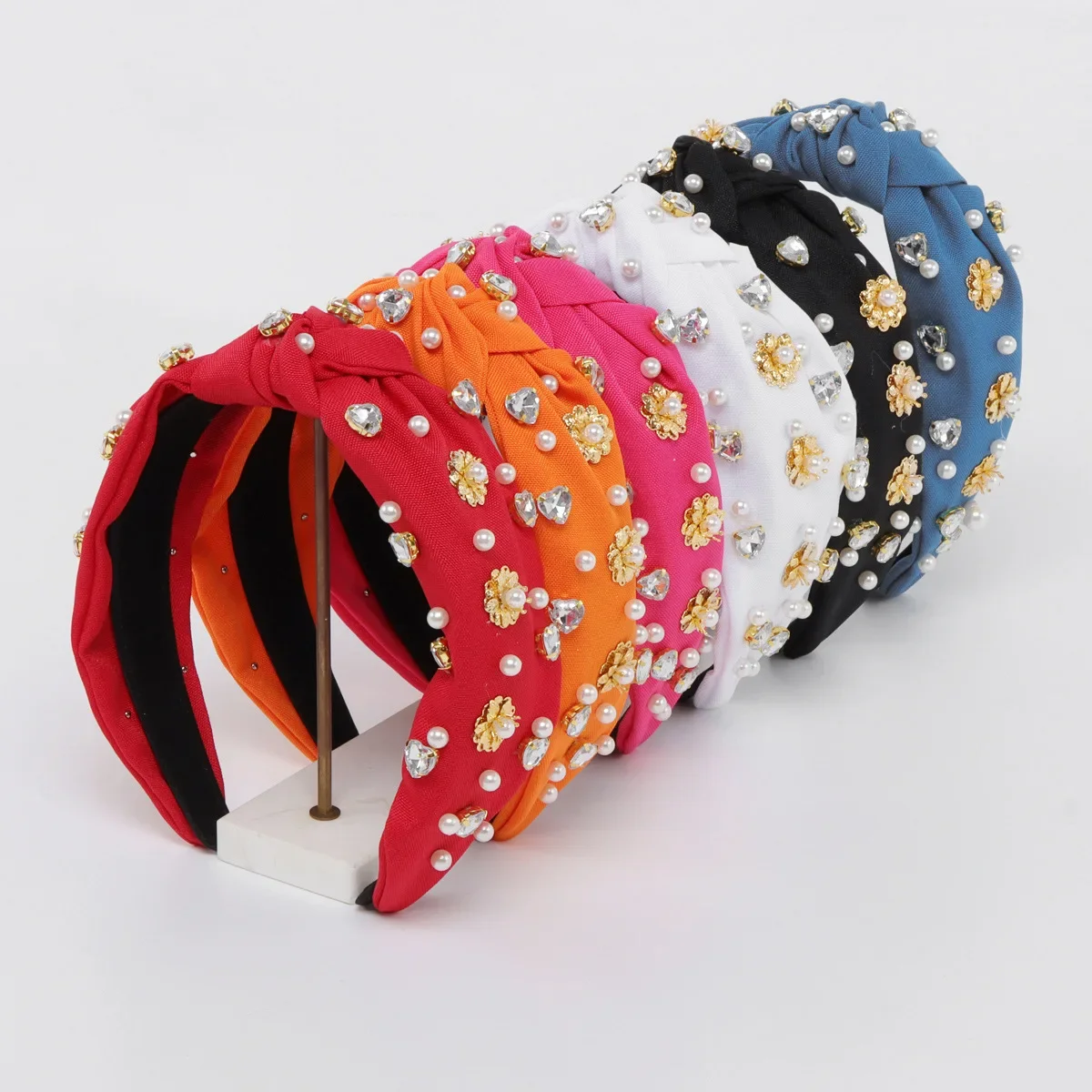 

European and American Geometric Beaded Heart-Shaped Rhinestone Headband Creative Trend Metal Flower Knotted Hairband Female