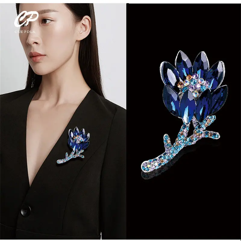 

Alloy Exquisite and Gorgeous Blue Crystal Breast Blossom Rhinestone Brooch Anti Slip Hand Held Flower Accessory Pin Coat