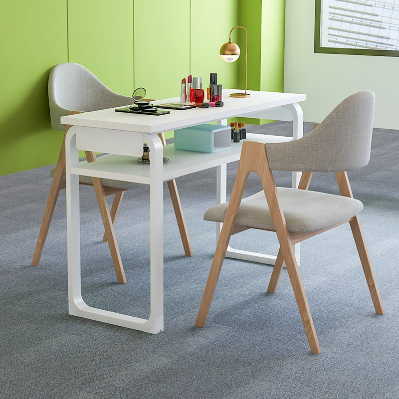 Рисунок 3 - Маникюрный Стол для гостиной