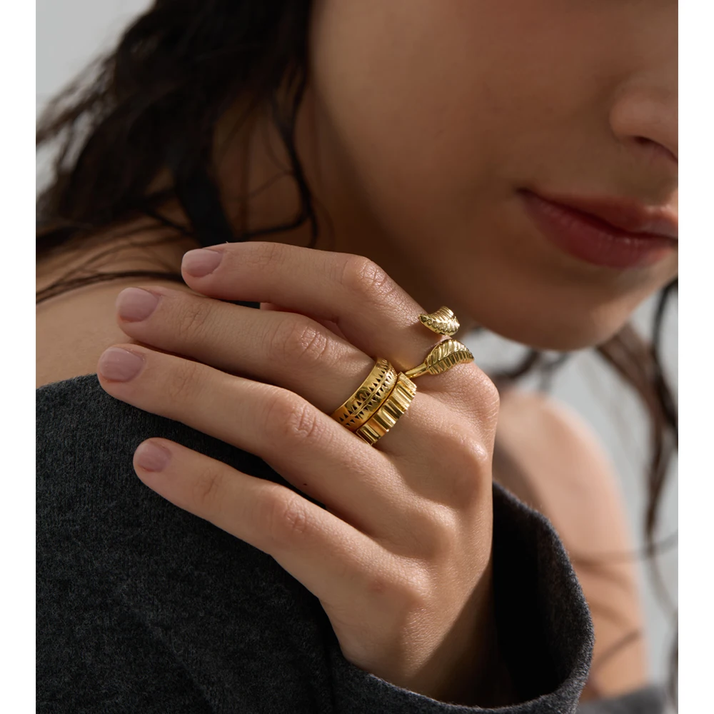 Yhpup Stainless Steel Hollow Triangular Golden Ring Size 678