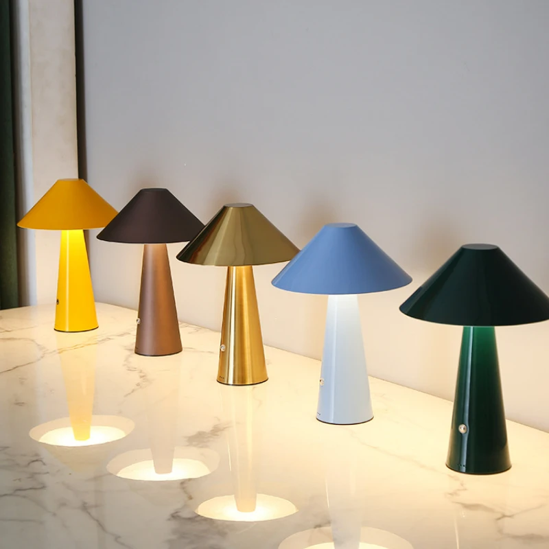 

Metal table lamp touch charging Dimmable light modern mushroom atmosphere lamp bedroom bedside vintage home decor led desk lamp