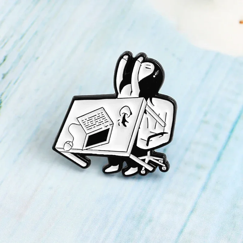 Fun Office Smalto Pin Flipping Table Metal Risvolto Spille Distintivi Angry Action Spille Per Donna Uomo Regalo Creativo Gioielli Di Moda