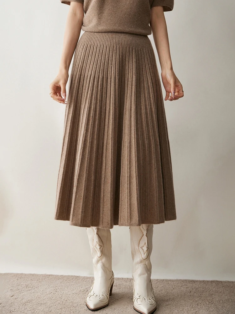 Chic Cashmere Skirt - Lifestyle 7