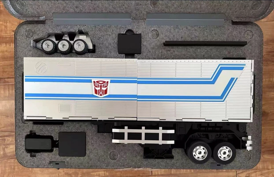 トランスフォーマーガ1ボブセンオプティマスプライムトレーラー