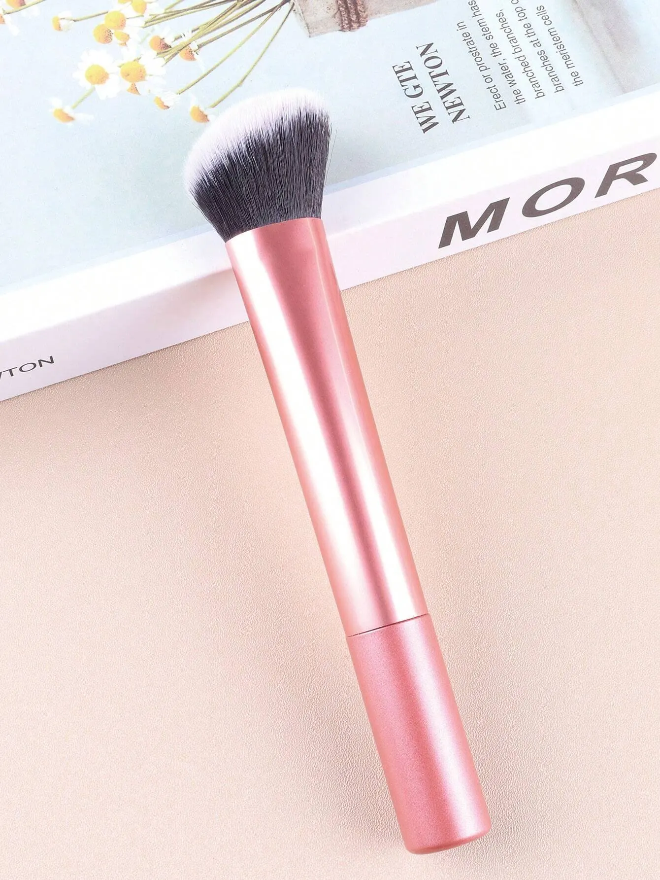 1pc Large Orange Contour Brush - Ideal For Cheeks, Forehead, Chin, Nose Blending And Defining Contours, Perfect For Liquid Found 3