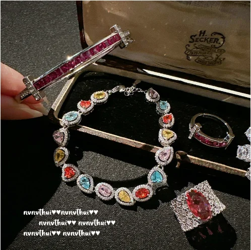 

Mogu Rouge Ruby Bracelet Rupee Plated 18K Gold Irregular Colored Treasure Water Drop Zircon Bracelet Ring