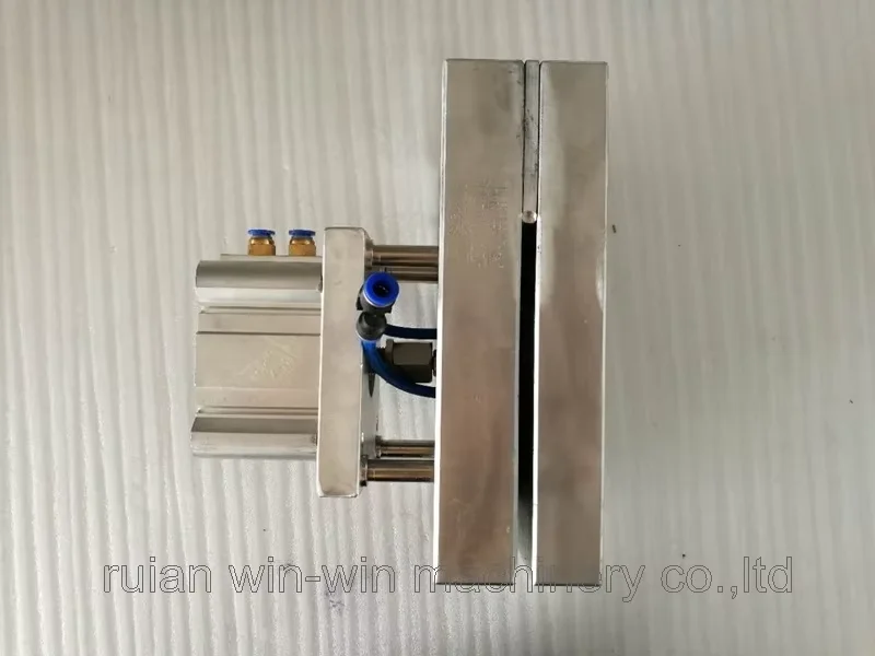 100mmx100mmx100mm 유압 직사각형 단일 홀 펀처 공압 펀칭 기계 플라스틱 포장 백 홀 펀처 기계