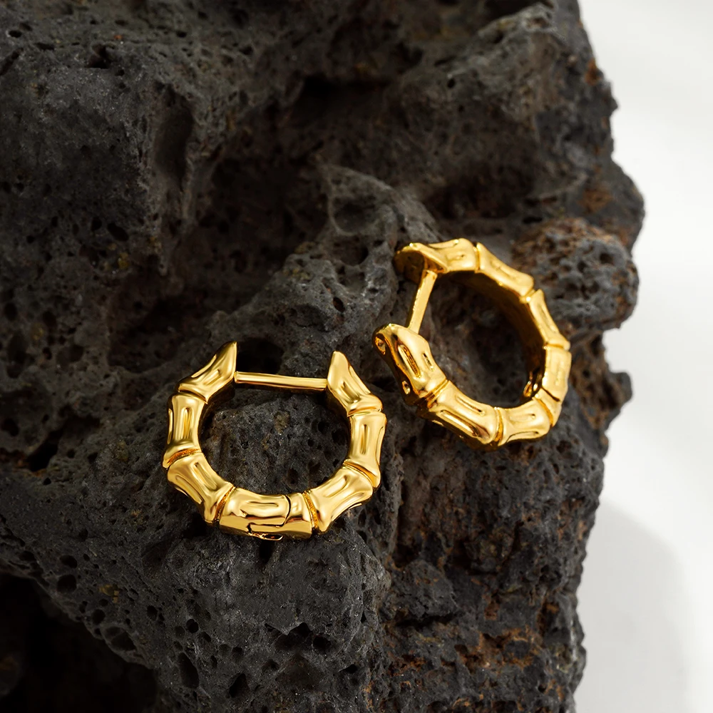 Punk Goldfarbene Bambus-Chunky-Rundohrringe für Damen, geometrische Edelstahl-Metall-Ohrbügel, Hip-Hop-Party-Schmuck