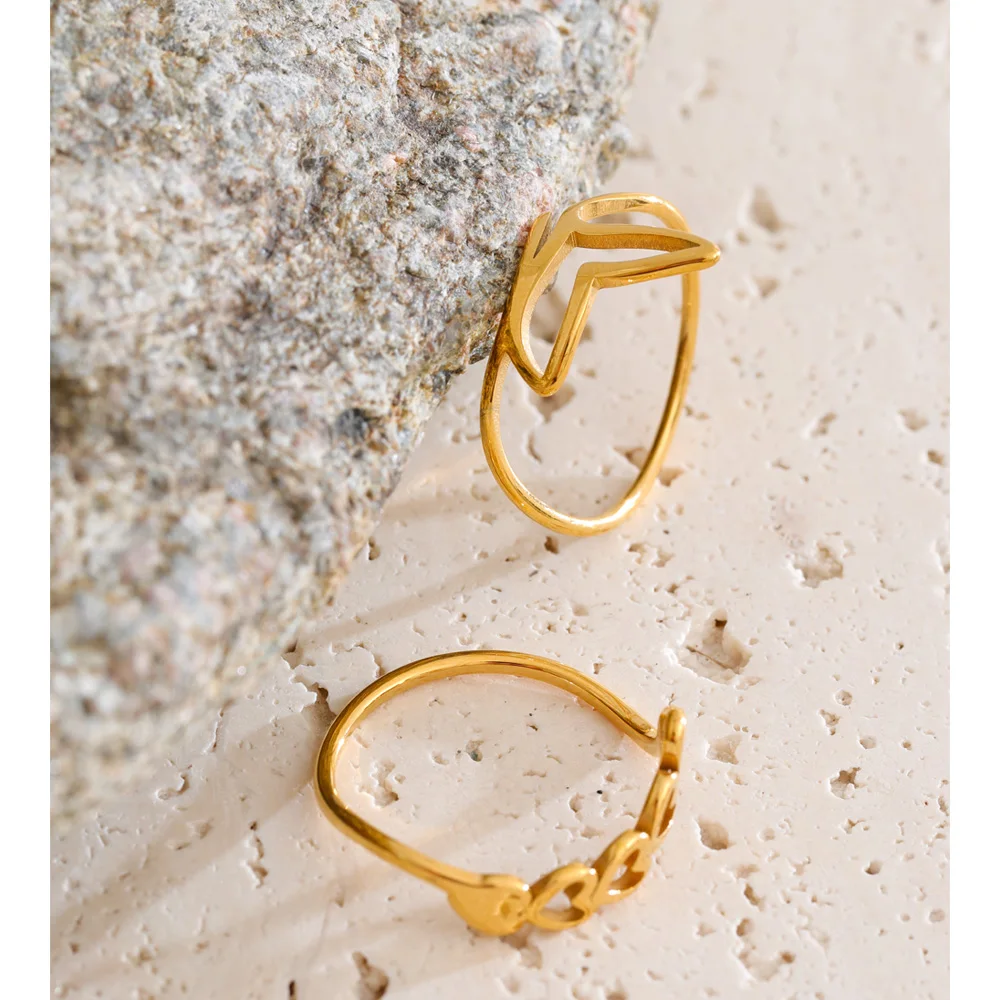 Yhpup Minimalist Geometric Heart Ring for Women