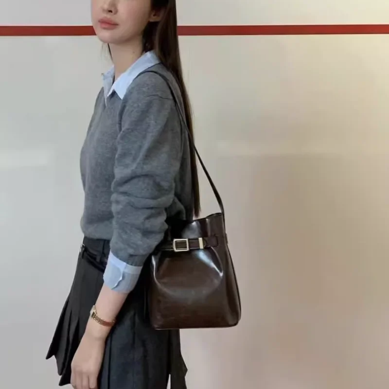 

Women Star Same Trendy Bucket Bag Korean Style Waxy Luster Soft Leather Crossbody Bag 2024 Niche New Large Capacity Shoulder Bag