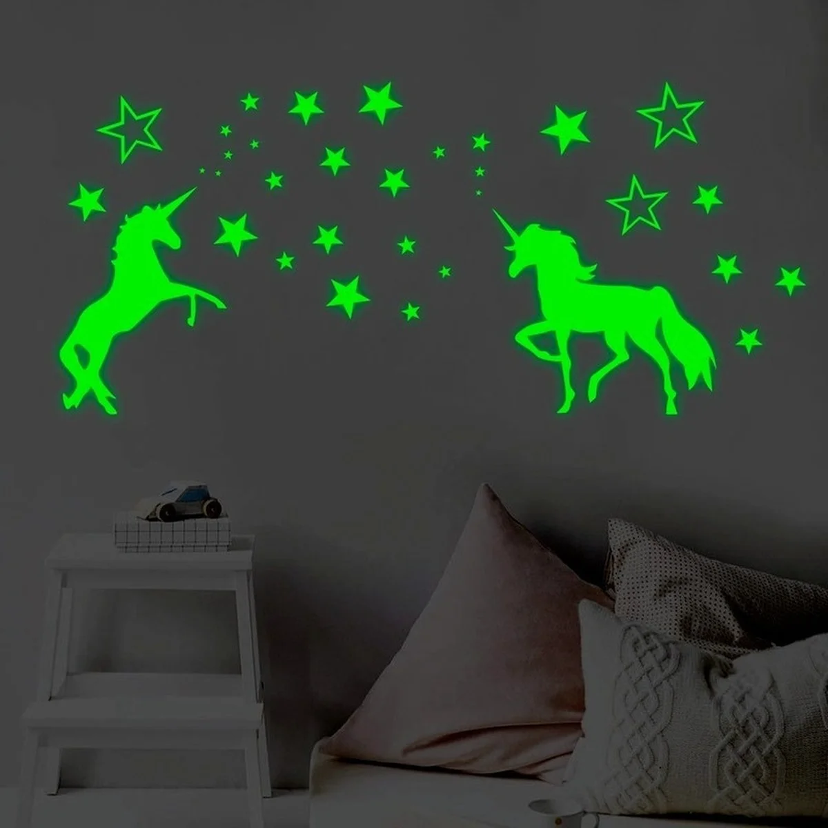 Luminous Wall Stickers Glow In The Dark Stars Unicorns Fluorescent Glow Wall Ceiling Home Party Kids Room Decorations Decals