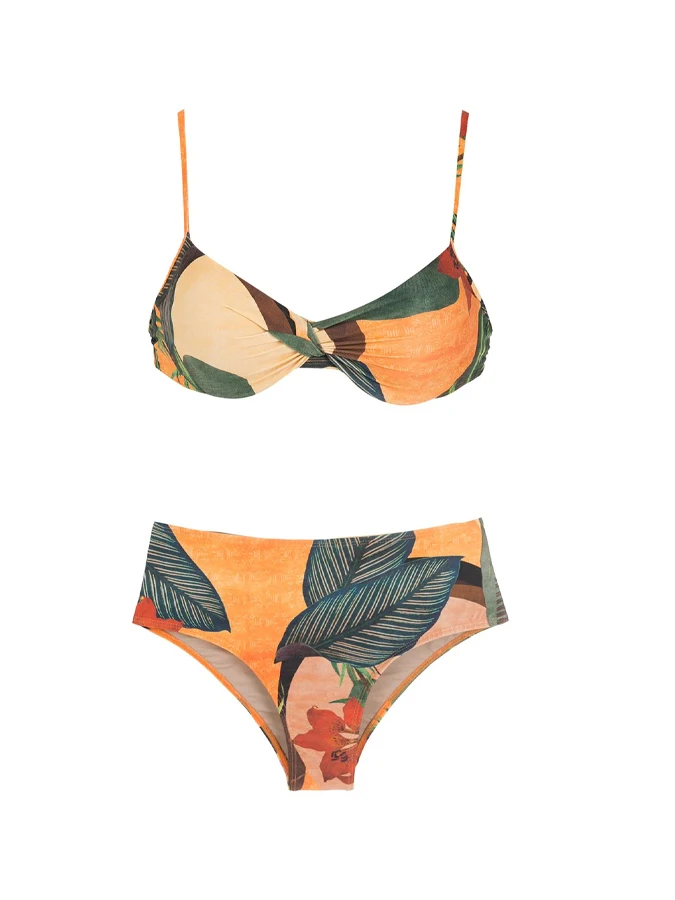 Рисунок 2 - Пляжная одежда с V-образным вырезом и оборками