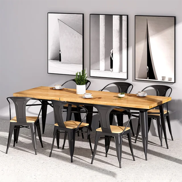 Camping Wood Dining Table: Modern Elegance