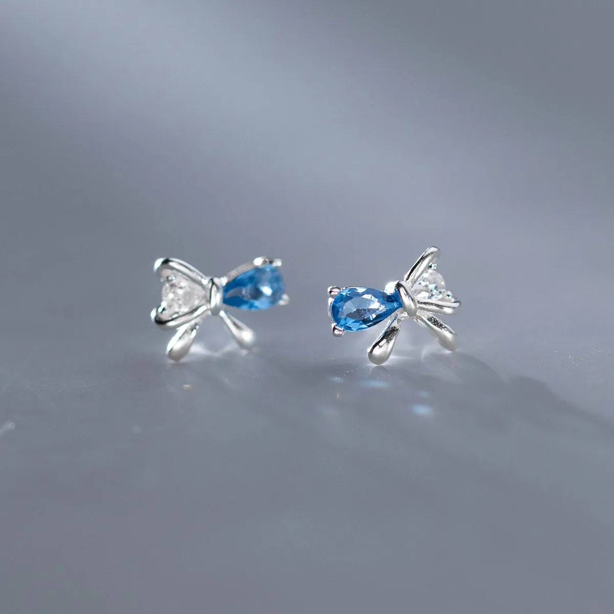 

100% 925 Sterling Silver Zircon Bowknot Earrings for Woman Girl Simple Fashion Small Design Jewelry Party Gift Dropshipping