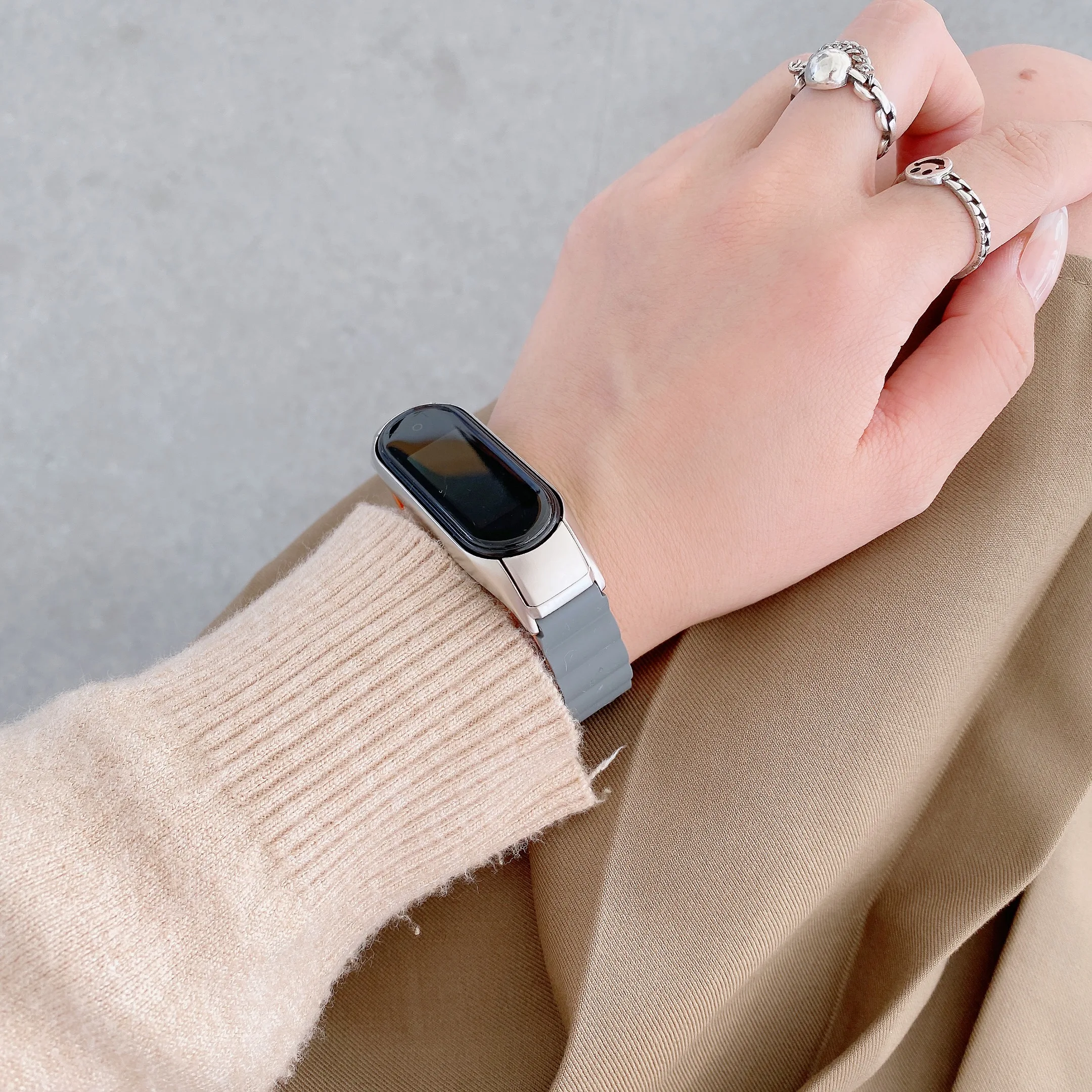 Silicone Strap For Xiaomi Mi Band 7 6 5 Magnetic Silicone Bracelet Wristband For Mi Band 7 6 Replacement belt mi band 5 4 strap