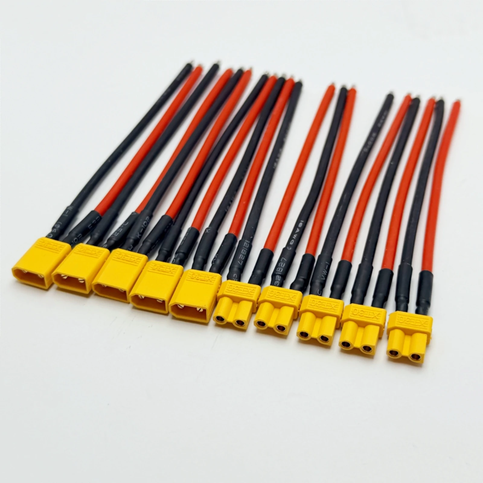 XT30 Pigtail-Stecker Männlich-Weiblich Verbinder mit 100mm 16AWG Verzinntem Kabel für RC Flugzeug Lipo-Akku FPV Drohnen-Ladegerät Teil