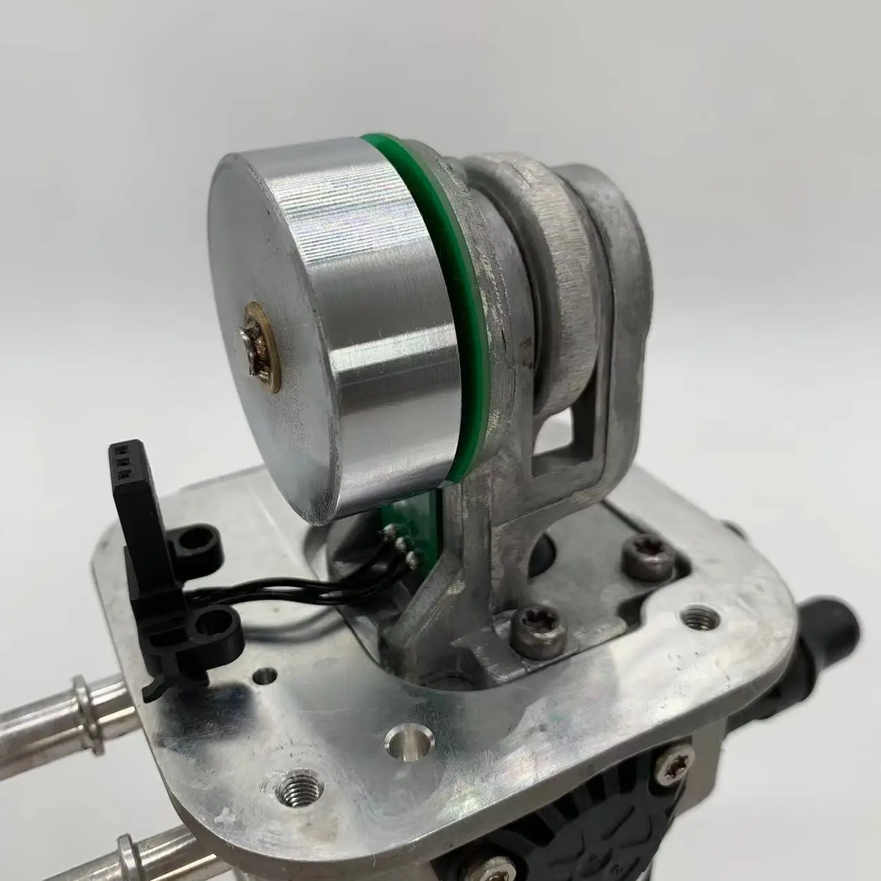 Urea pump motor 351256 1927081 1979873 suitable for trucks such as Scania MAN Benz DAF 2655852 A0001407878 A0001407678