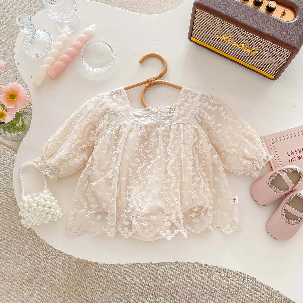 

2024 Spring Girl Baby Lace Embroidery Puff Sleeve Princess Bodysuit Dress Fashion Solid Newborn Mesh Cotton Onesie Kid Clothes